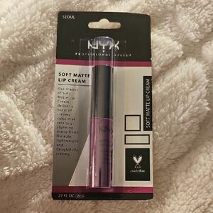 NYX Soft Matte Lip Cream - Vibrant Purple
